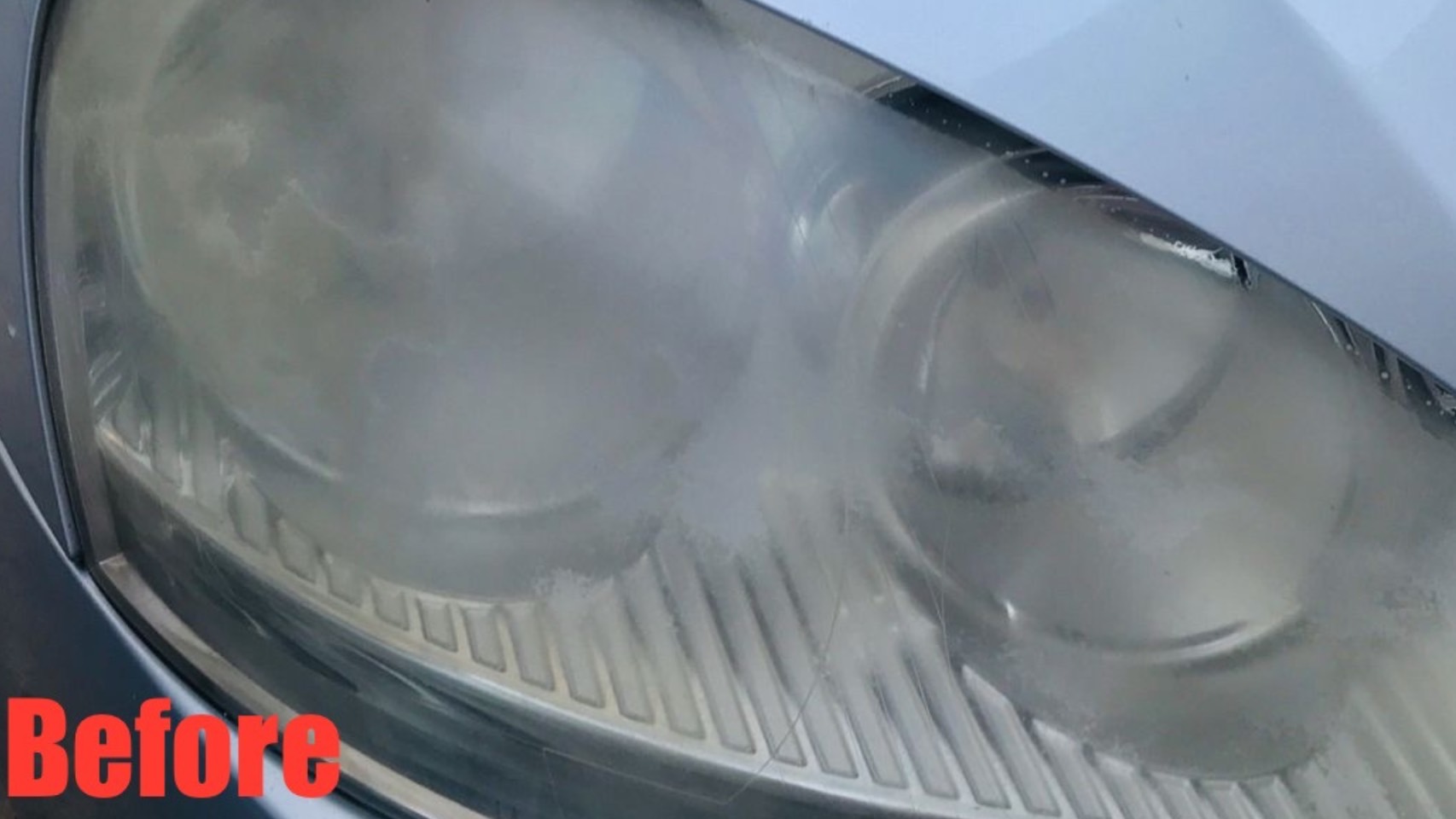 ヘッドライト研磨施工前の黄ばみやくすみが発生している状態